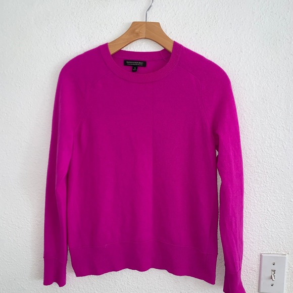 Banana Republic Sweaters - Banana Republic Italian Merino Blend Sweater Fuchsia Pink Crew Neck Small